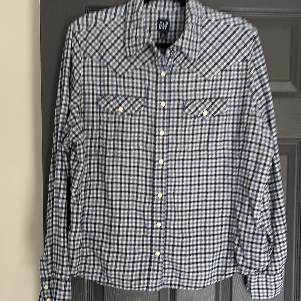 Gap button down